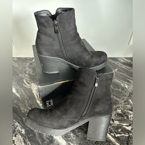 Dream Paris Chunky Heel Ankle Boot - Size 9 - Picture 10 of 15